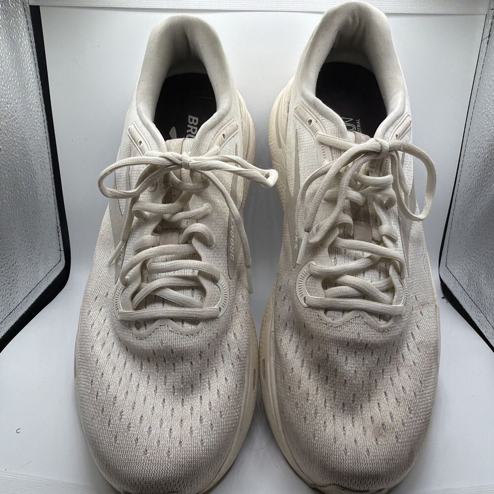 Brooks Ghost Max Men’s Size 12.5 1104061D174 Coconut White Sand Chateau